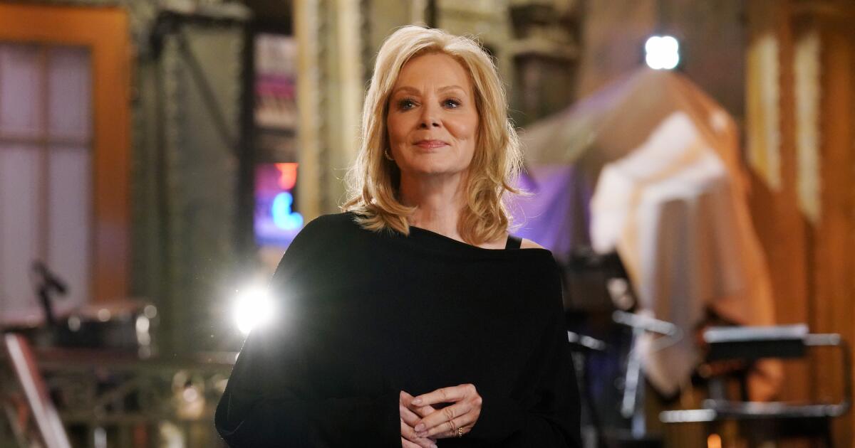 ‘SNL’ Premiere Recap: Jean Smart kicks off groundbreaking 50th season