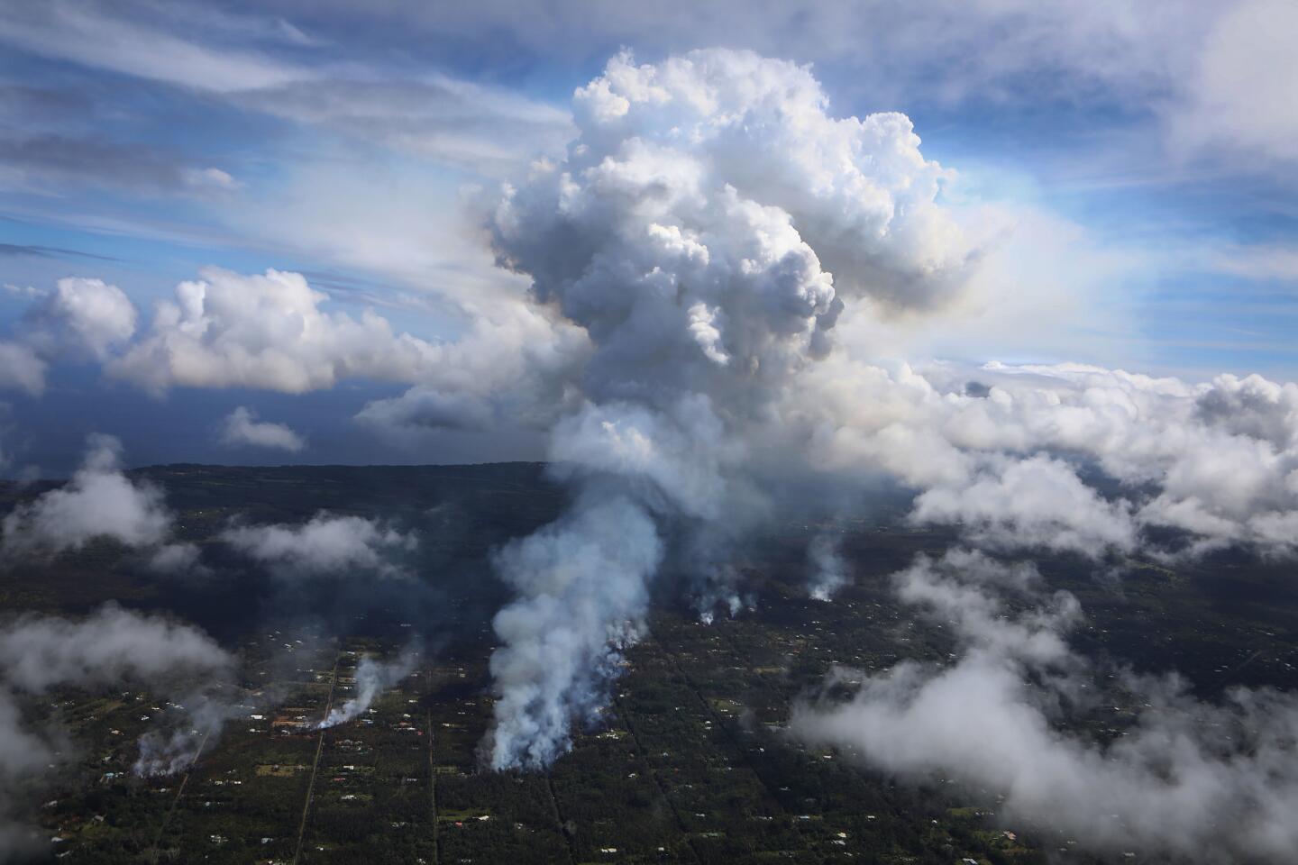 Hawaii rocked by earthquake, volcano