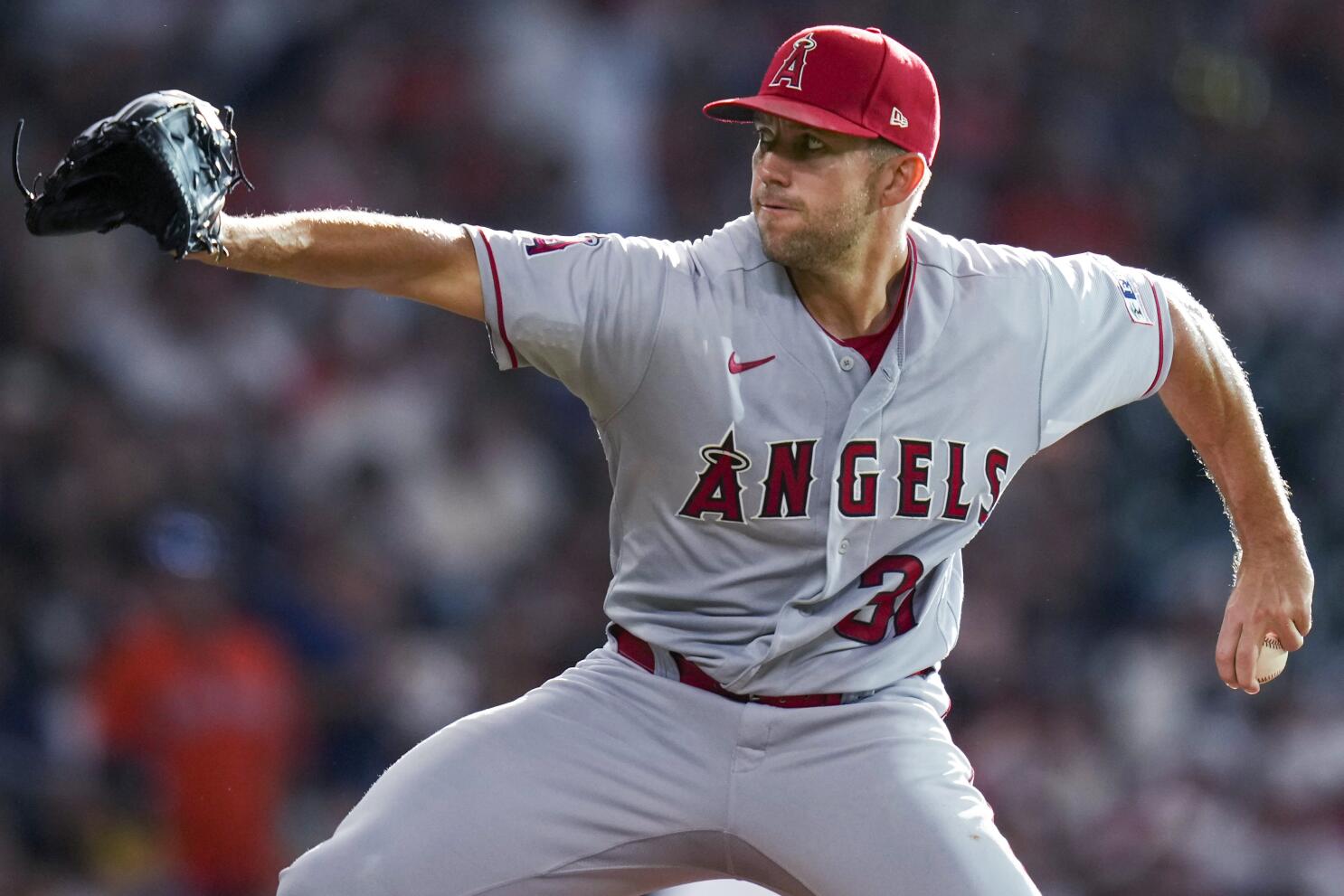 Angels win 6th straight, 3-1 over Astros