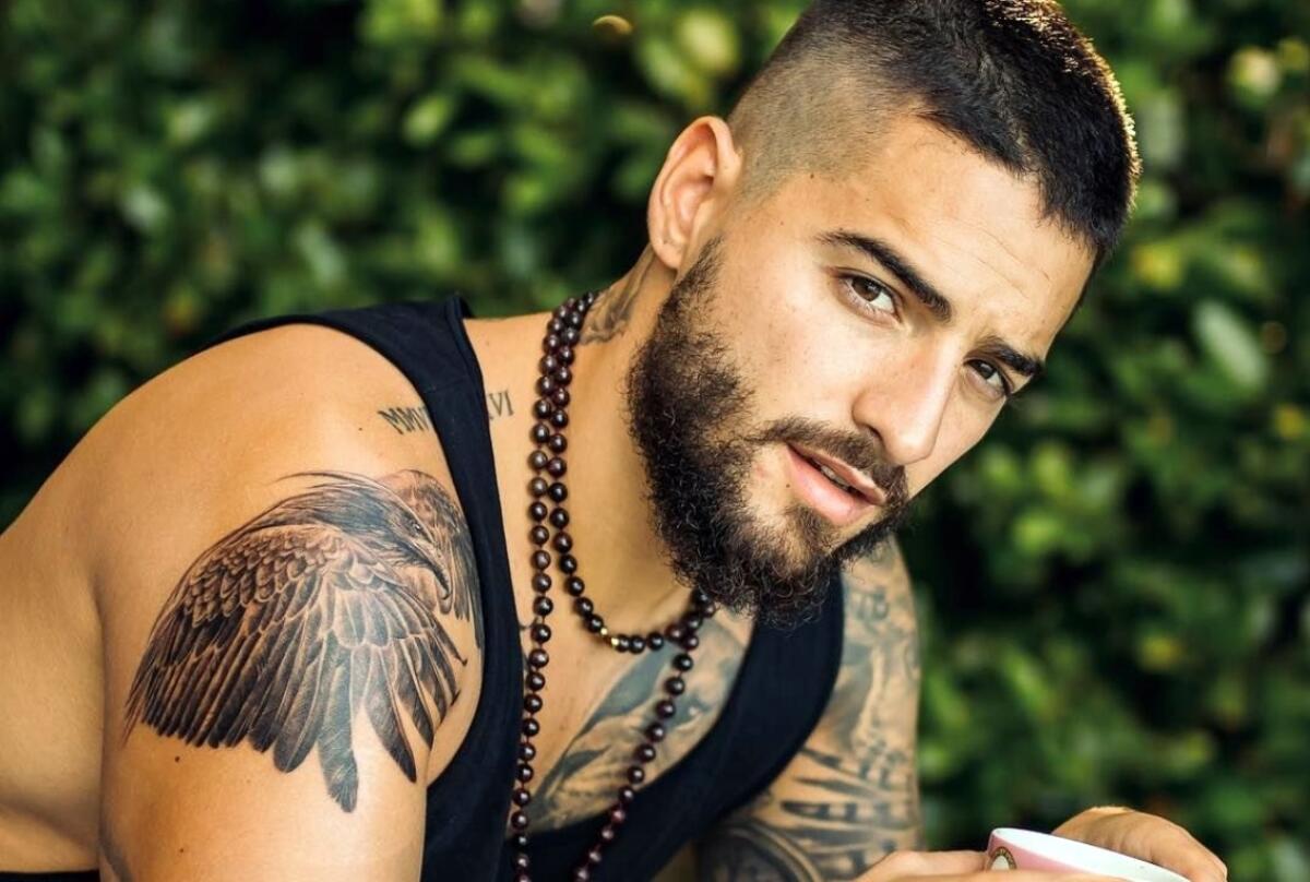 De concretarse la negociación, Maluma interpretaría a una estrella de rock quien engaña a su prometida, que será encarnada por Jennifer Lopez.