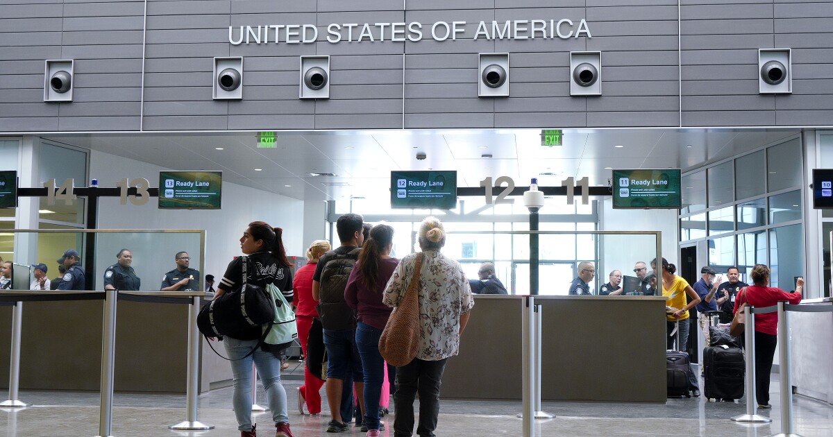 Frontera México-Estados Unidos permanecerá parcialmente cerrada hasta el 21 de octubre