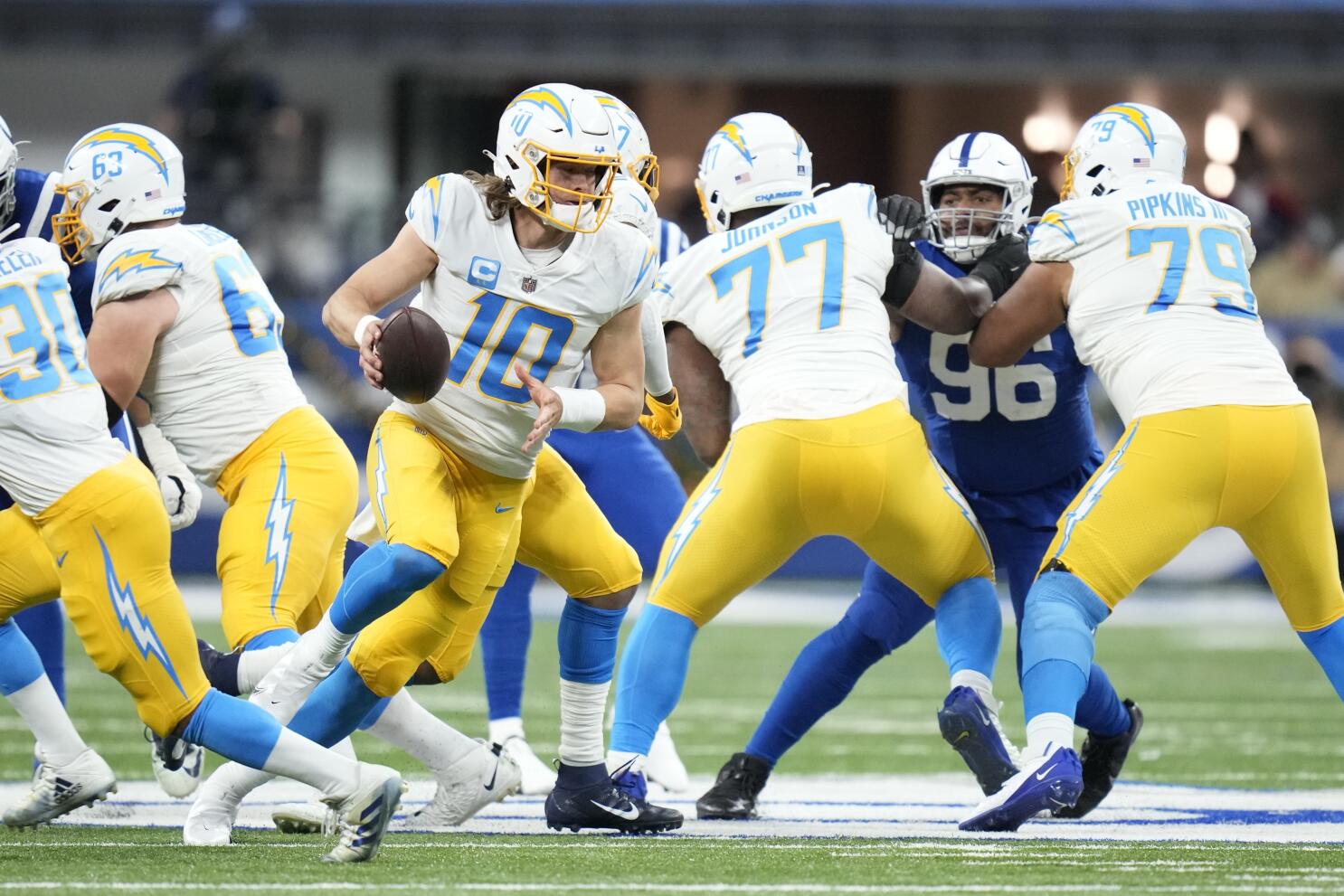 Colts vs. Chargers score updates, highlights, analysis, Nick Foles