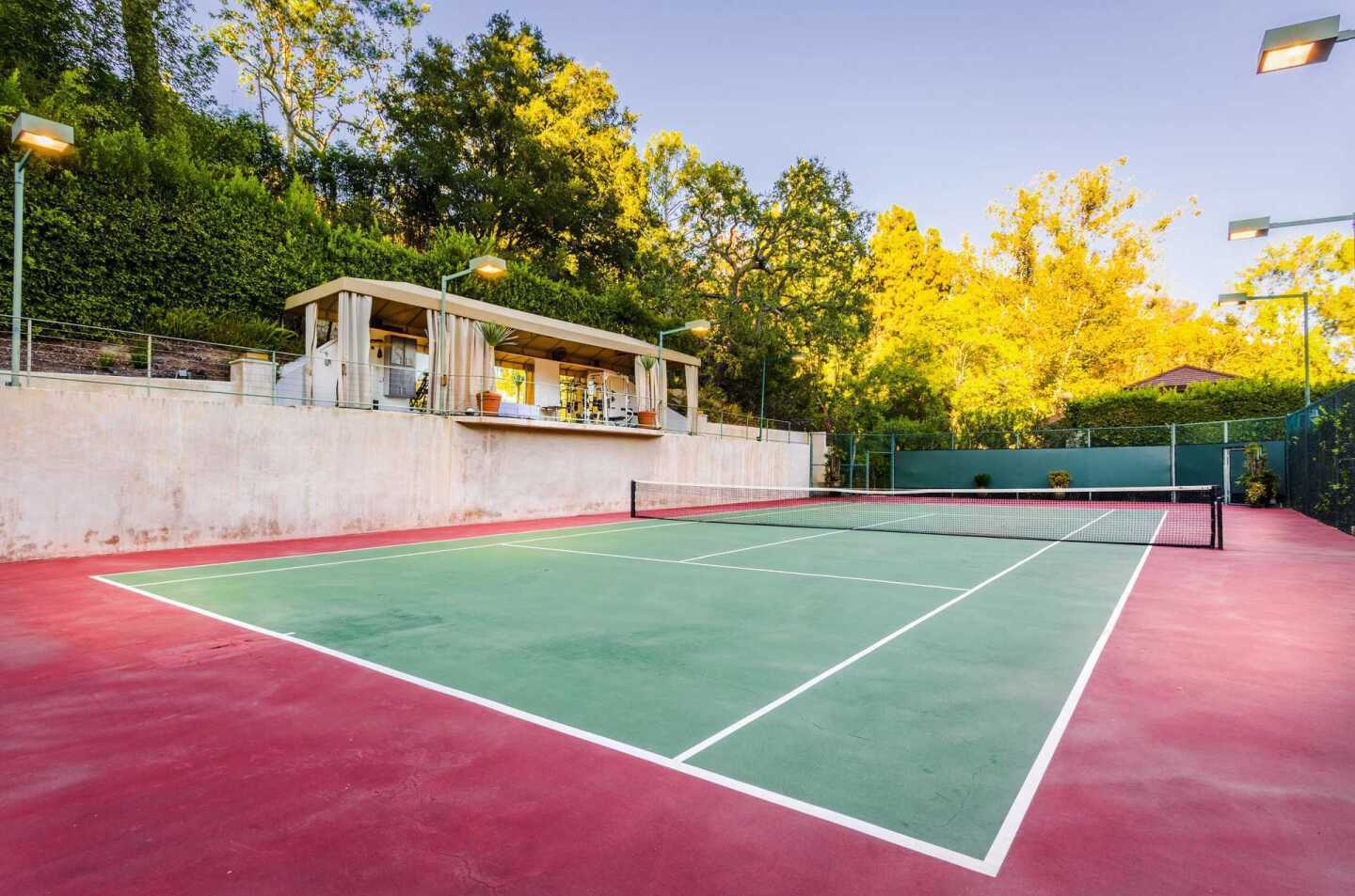 Chris Pratt and Anna Faris' marital home: the tennis court