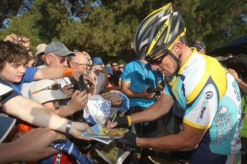 Lance Armstrong autographs