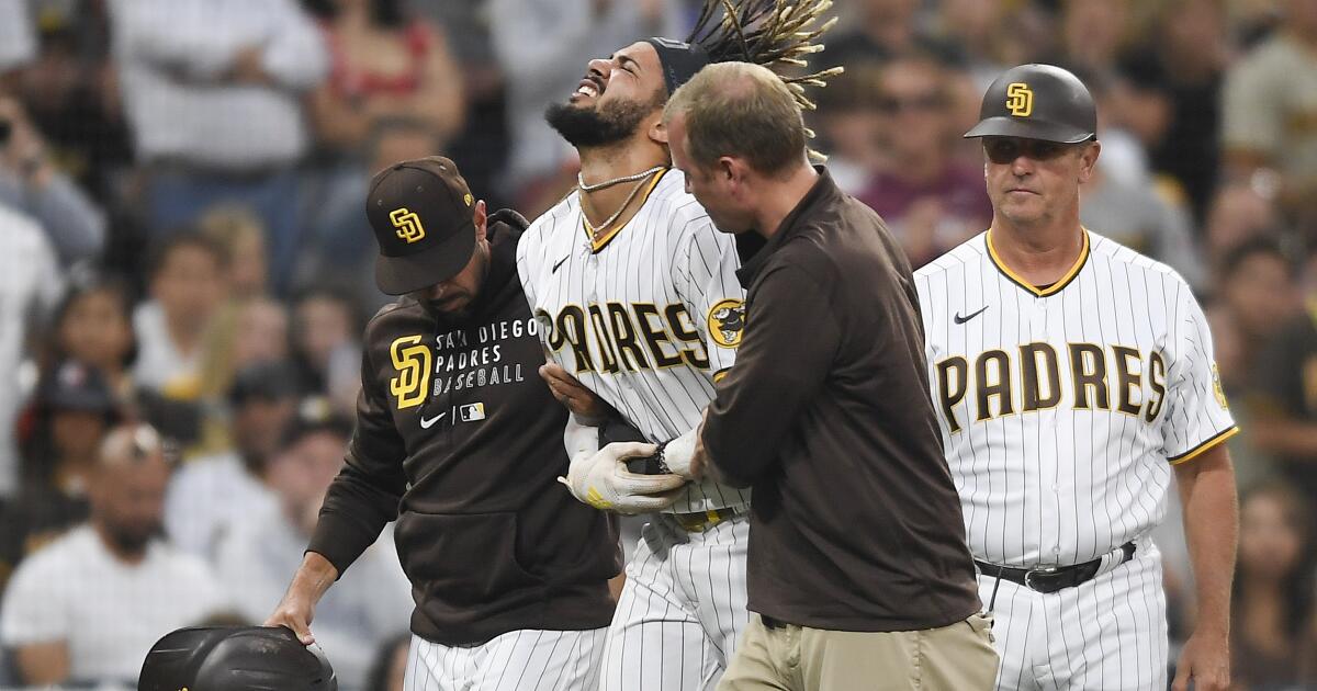 Fernando Tatis Jr. exits game with apparent injury