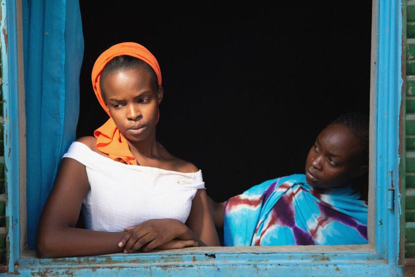 Rihane Khalil Alio and Achouack Abakar Souleymane in the movie "Lingui."