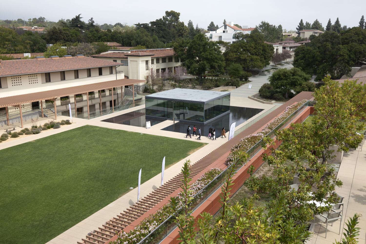 Claremont McKenna raises $1 billion, among largest haul ever for a liberal arts college