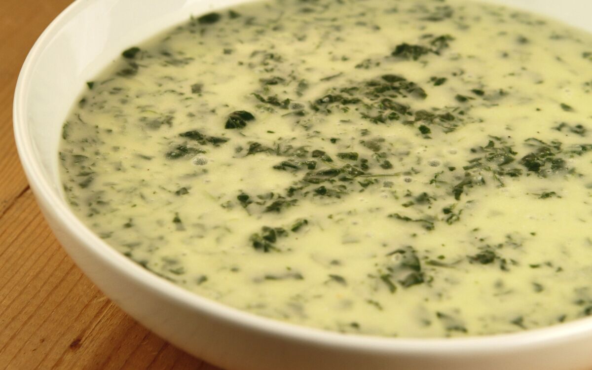 Spinach soup with nutmeg and creme fraiche