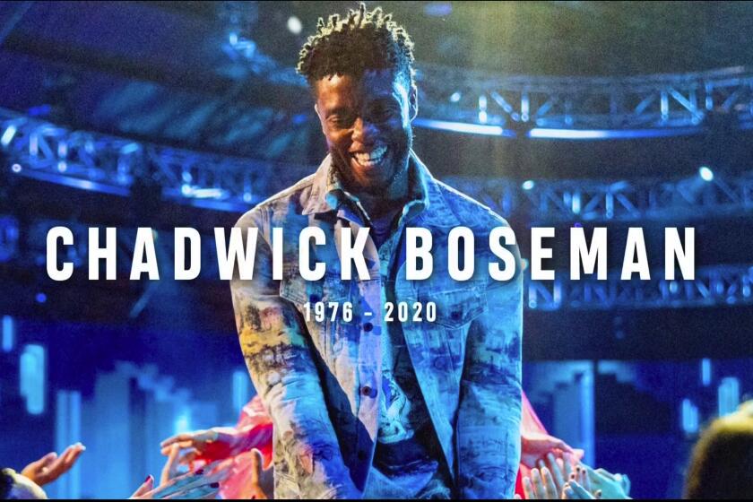 En esta imagen tomada de video y difundida el domingo 30 de agosto del 2020 por MTV, una imagen del fallecido actor Chadwick Boseman en una pantalla durante un segmento en su honor en la ceremonia de los Premios MTV a los Videos Musicales. (MTV vía AP)