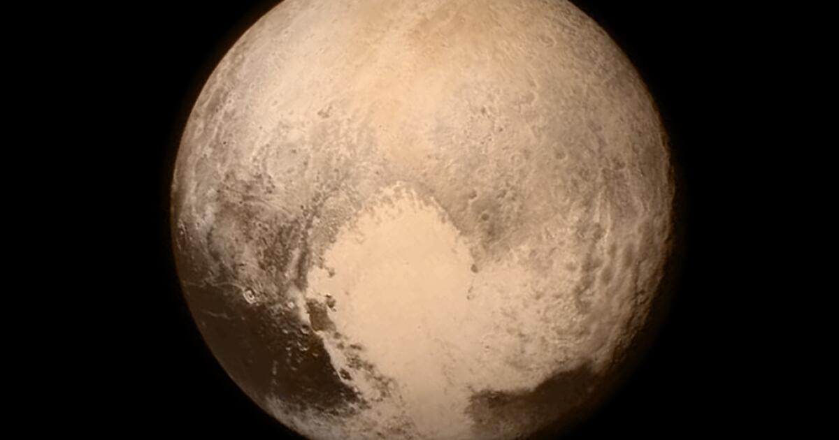 Little world, big heart: Pluto stuns in New Horizons image