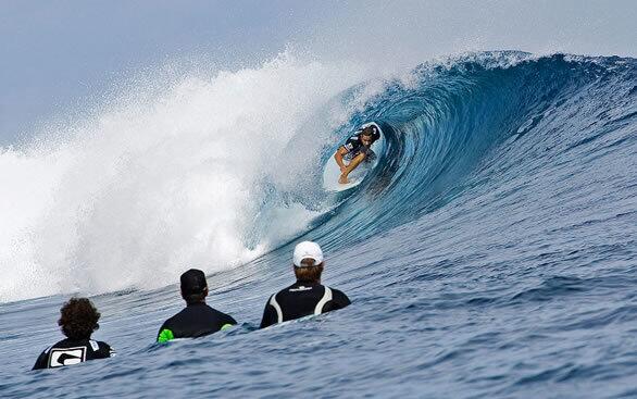 Riding the wave, Fiji surfing