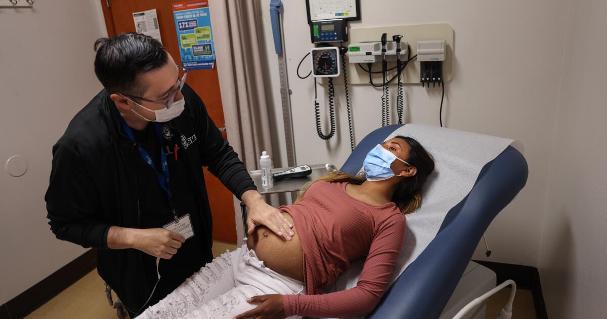 California Stands by Health Insurance for Undocumented Immigrants Despite Budget Crisis California Stands by Health Insurance for Undocumented Immigrants Despite Budget Crisis