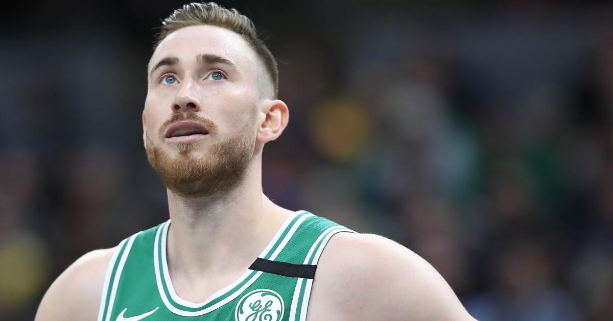 Column: Gordon Hayward stays in touch via video games - Los Angeles Times