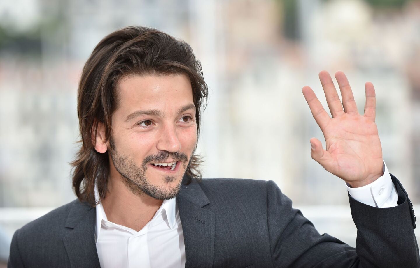 Diego Luna, a member of the Un Certain Regard jury, waves during a Cannes Film Festival photocall on May 13.