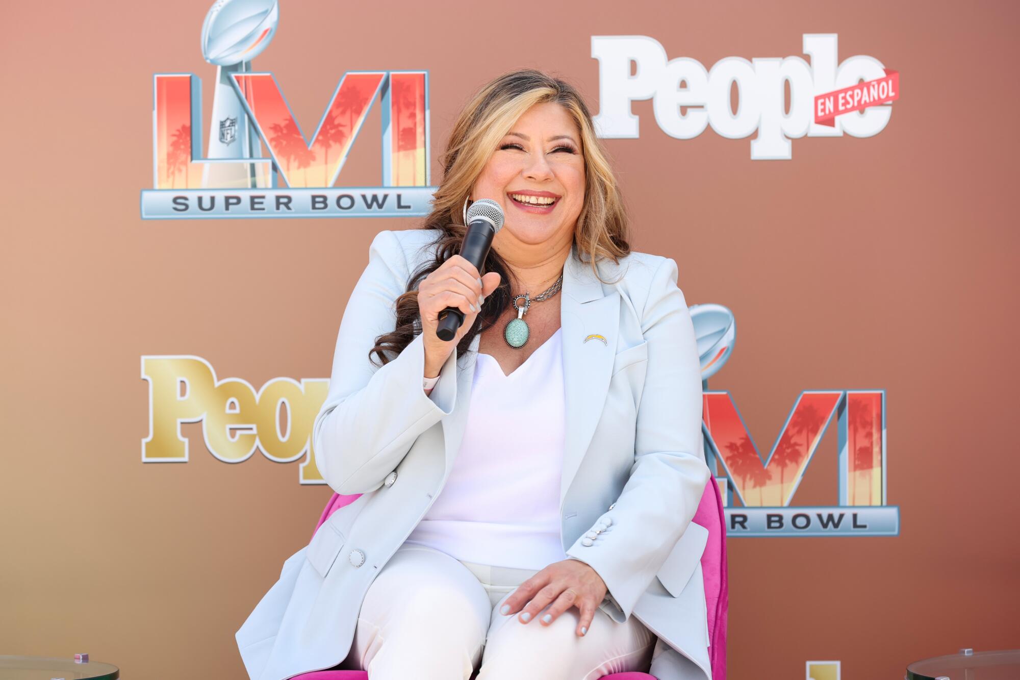 Liliana Pérez, directora de asuntos culturales en los Chargers de Los Ángeles.