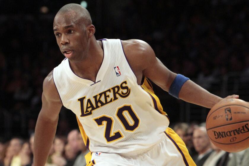 Free-agent guard Jodie Meeks, who played the last two seasons with the Lakers, has reached a three-year, $19.5-million deal with the Detroit Pistons.