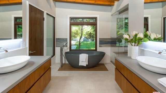 Millard Kaufman residence | Master bathroom