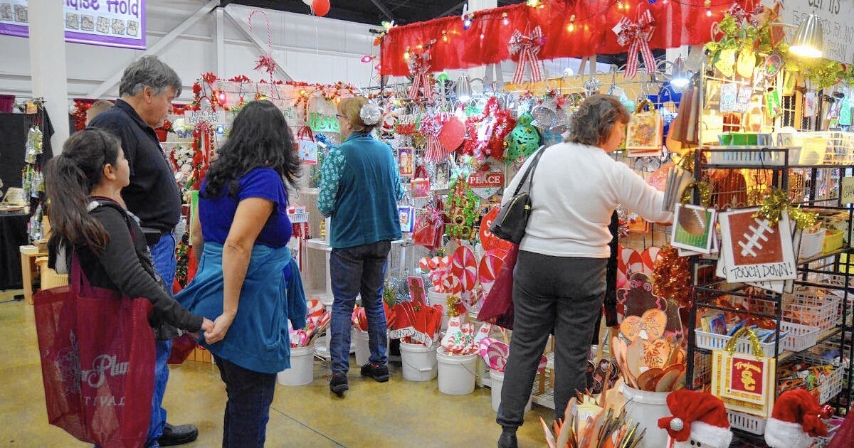 Sugar Plum Festival offers shoppers a winter wonderland Los Angeles Times