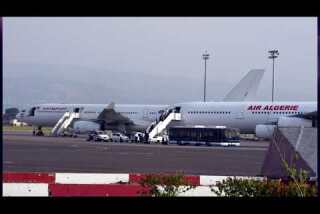 Air Algerie plane with 116 passengers 'probably crashed' in Mali, officials say