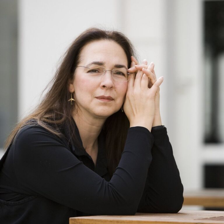 Review: Lorrie Moore's novel 'I Am Homeless if This Is Not My Home ...