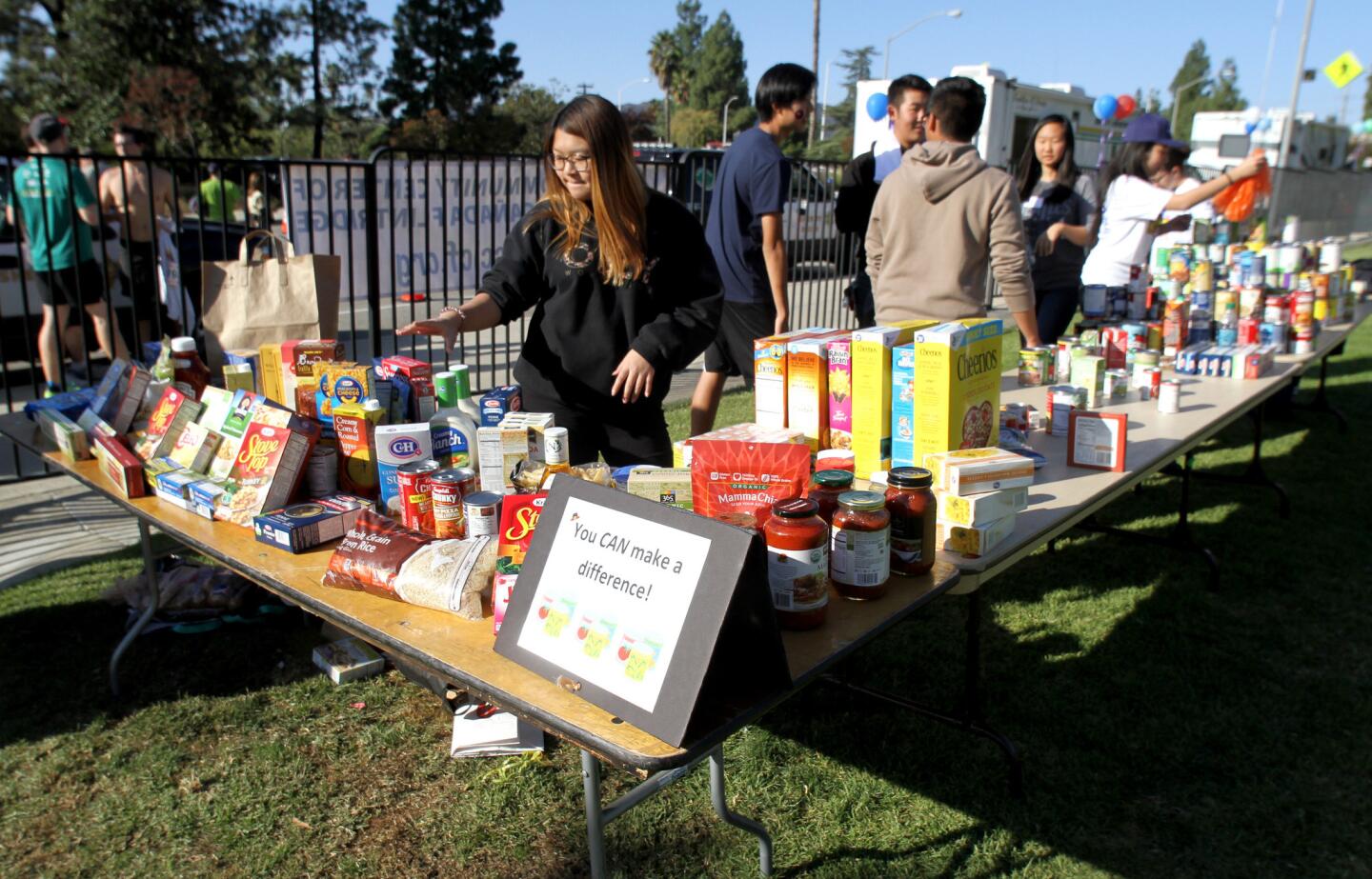 Photo Gallery: The annual Community Center of La Cañada Flintridge Thanksgiving Day Run