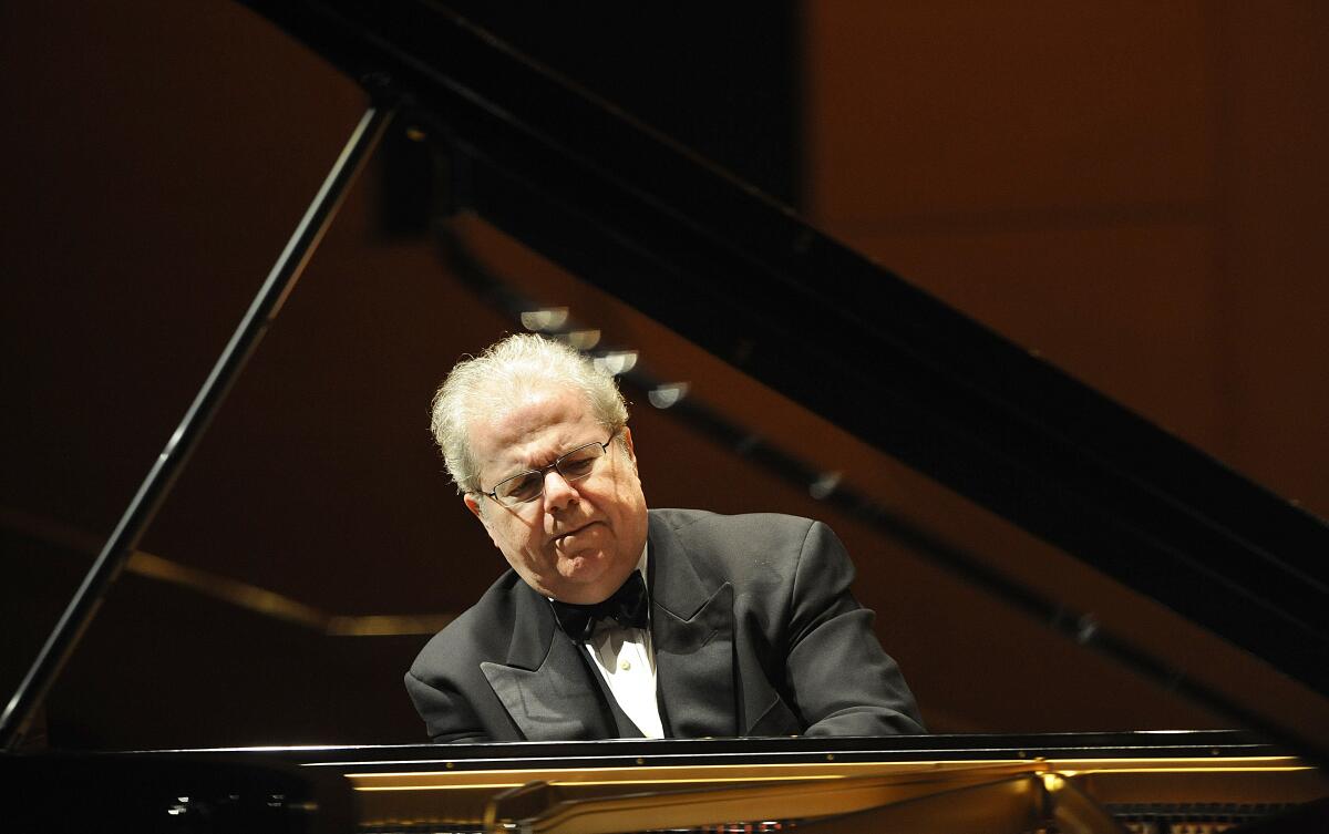 Pianist Emanuel Ax 