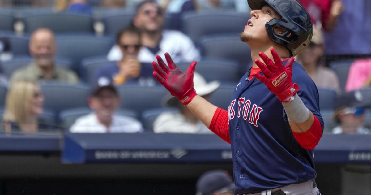 Story leads Red Sox against the Nationals