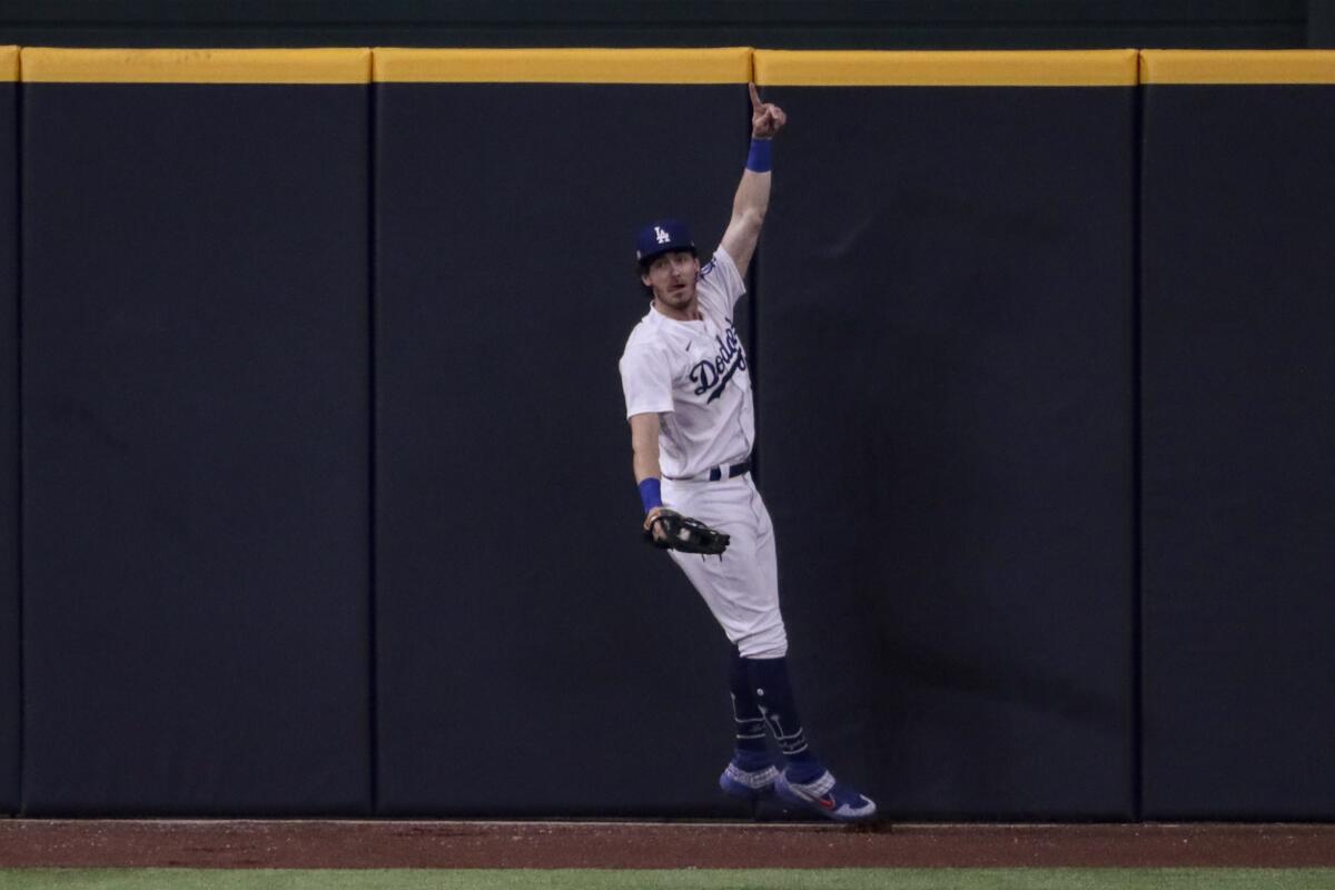 Fernando Tatis hits 2 homers at Dodger Stadium on father's