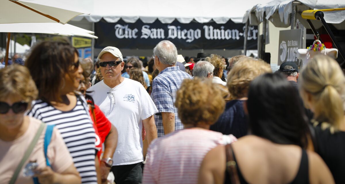 Miles de personas acudieron al Festival de Libros del San Diego Union-Tribune en Liberty Station.