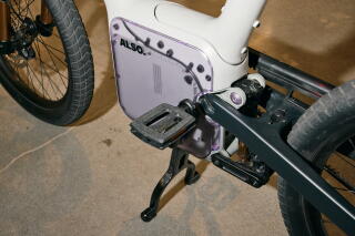 A detail photo of the motor and transmission mechanism of an ALSO e-bike.