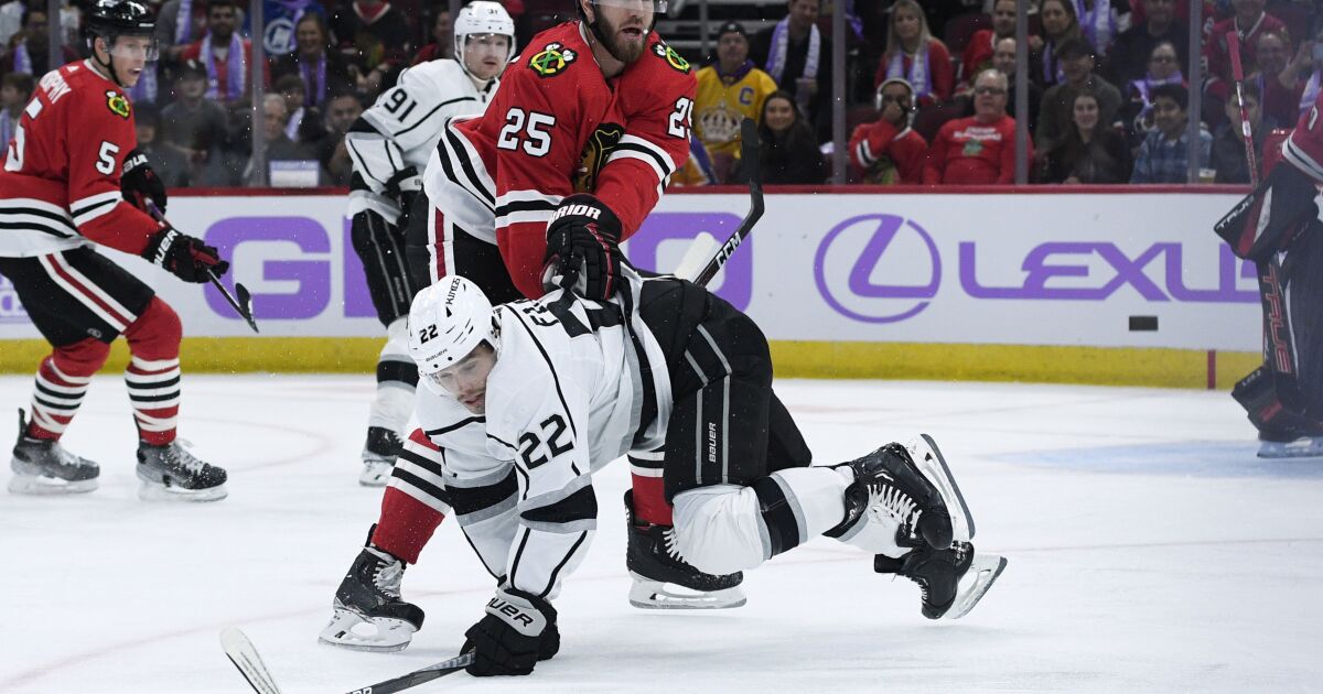 Królowie nie dorównują Blackhawkom w dogrywce Królowie nie dorównują Blackhawkom w dogrywce