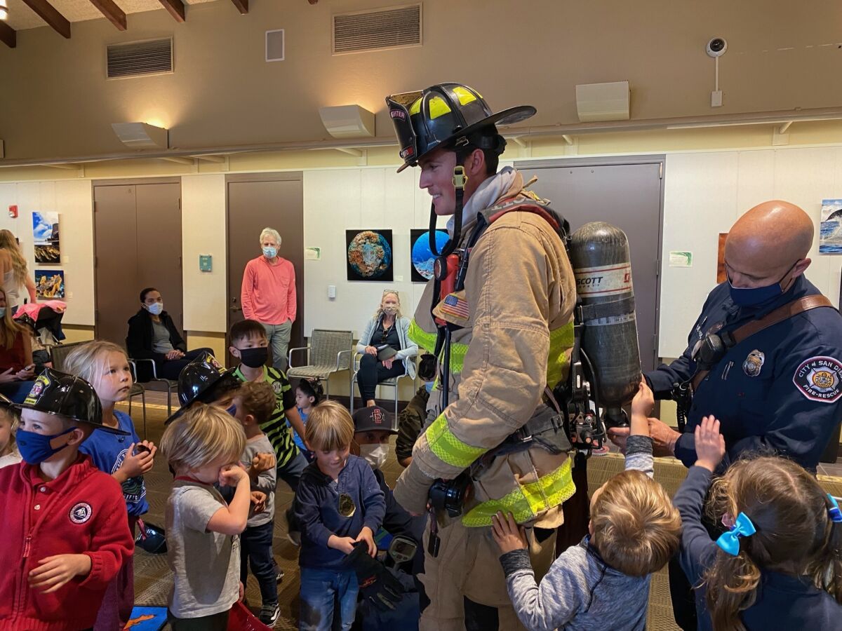 소방관들이 참여하는