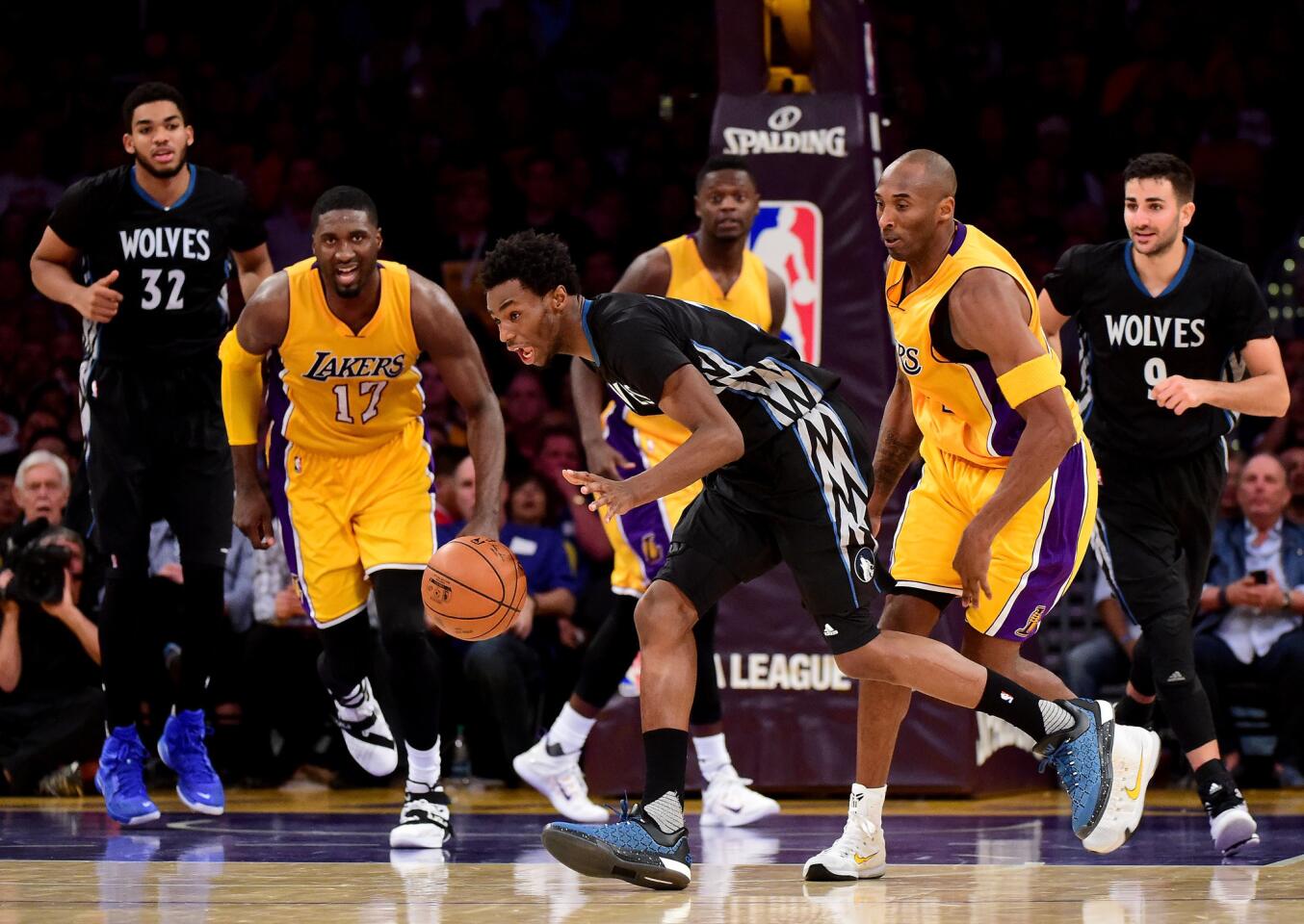 Minnesota Timberwolves v Los Angeles Lakers