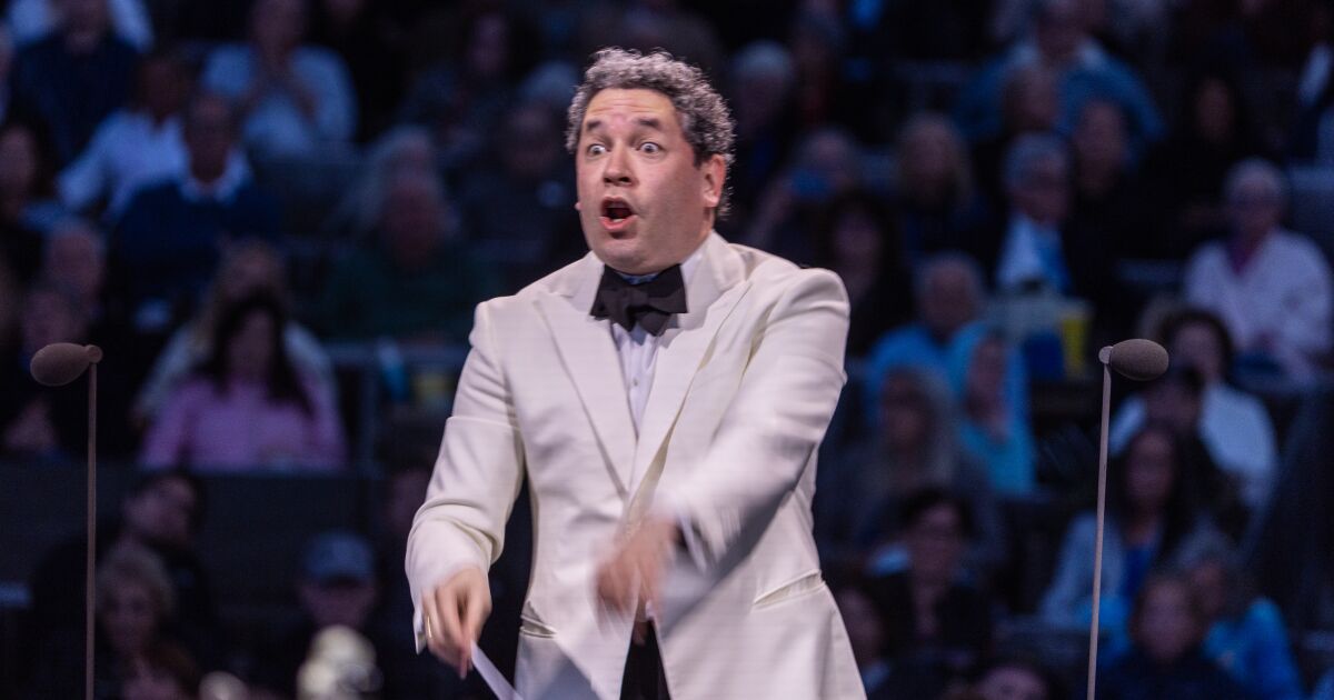 Reseña: El Hollywood Bowl abre con Dudamel y una gran cantidad de favoritos Reseña: El Hollywood Bowl abre con Dudamel y una gran cantidad de favoritos