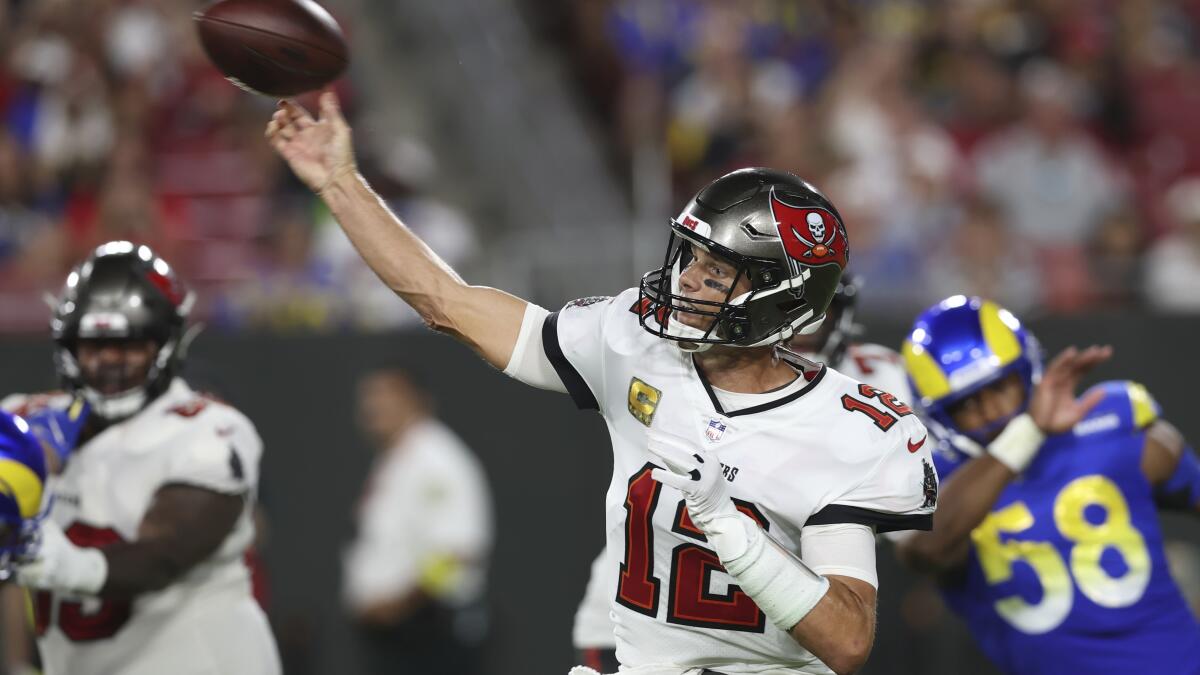 Brady throws last-minute TD pass, Bucs beat Rams 16-13 - Hawaii  Tribune-Herald