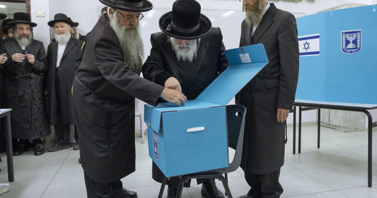 Exit polls suggest a Netanyahu victory in Israeli election Exit polls suggest a Netanyahu victory in Israeli election