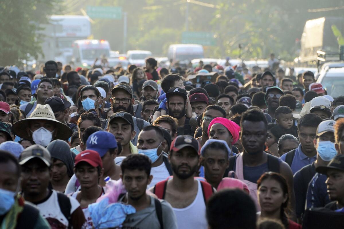 Una caravana de migrantes, la mayoría procedentes de Centroamérica