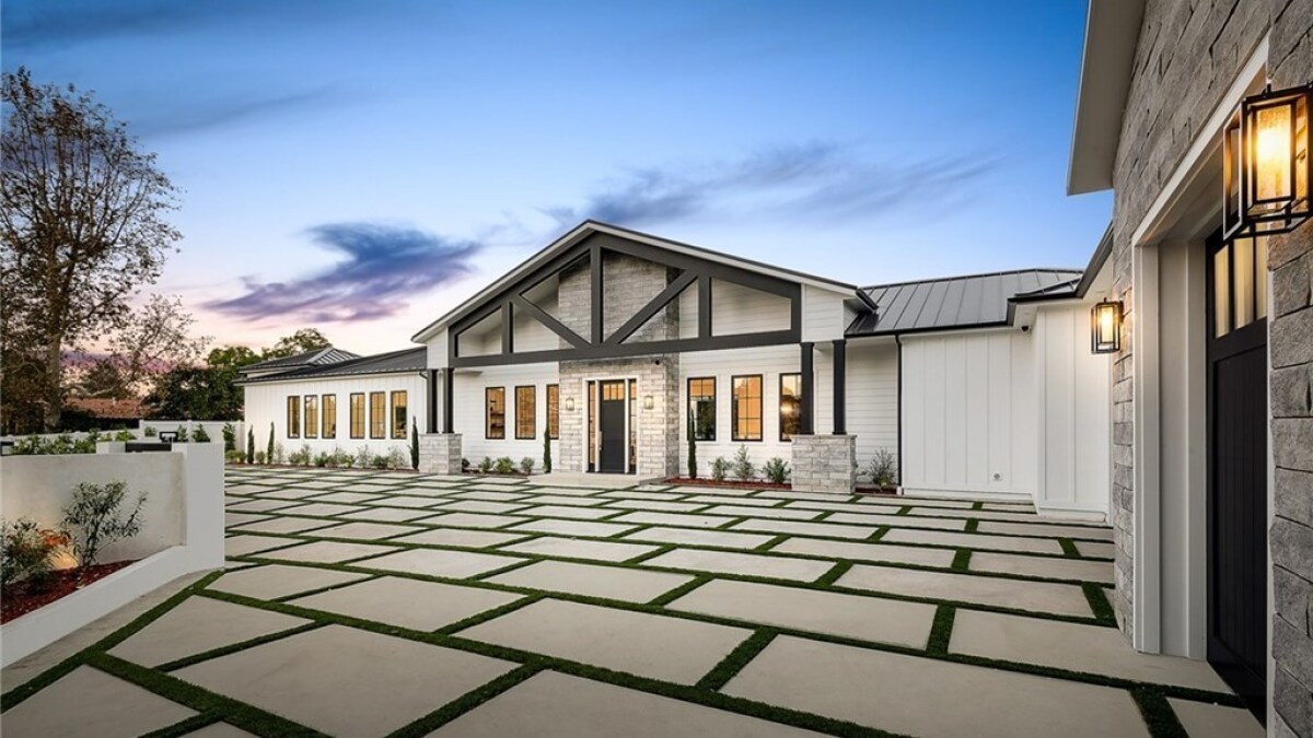 Photo: la maison de Justin Hartley en Los Angeles, California.
