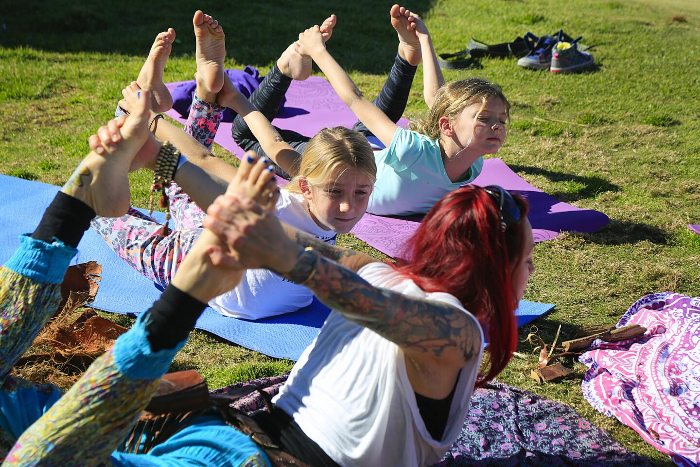 Yoga festival draws hundreds to Ocean Beach - The San Diego Union-Tribune