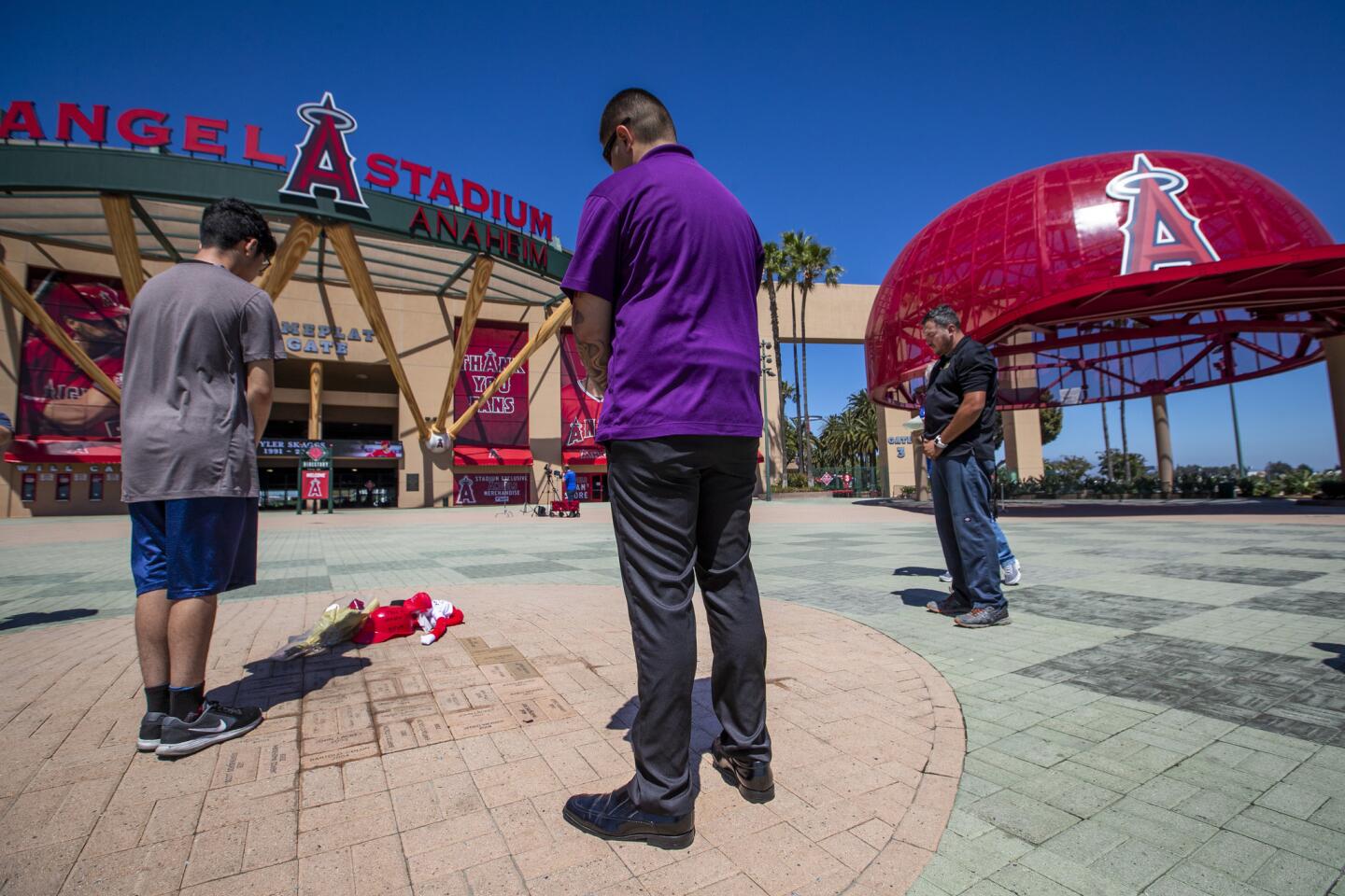 Fans gather outside Angel Stadium to mourn death of Tyler Skaggs