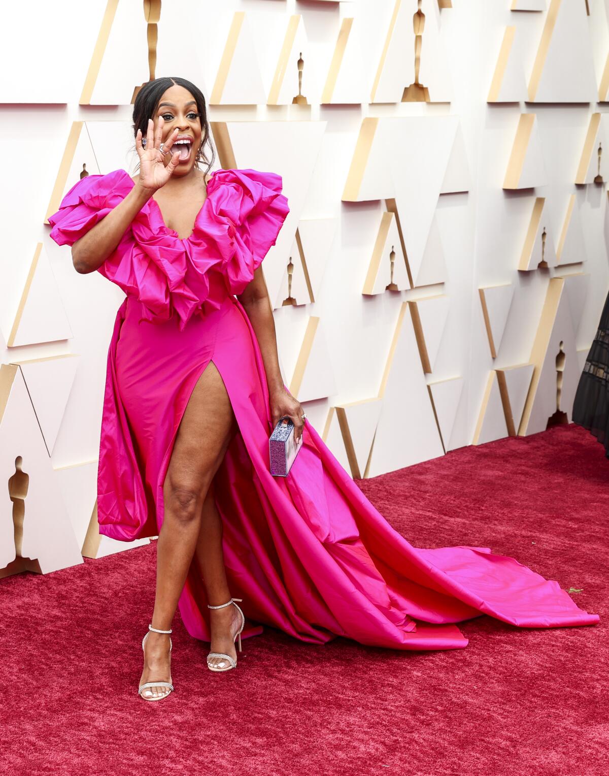 Niecy Nash arriving at the 94th Academy Awards