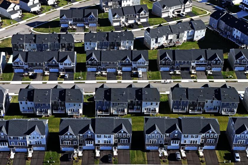 Un complejo de viviendas en Cranberry Township, Pensilvania, el 29 de marzo de 2024. (Foto AP/Gene J. Puskar, Archivo)