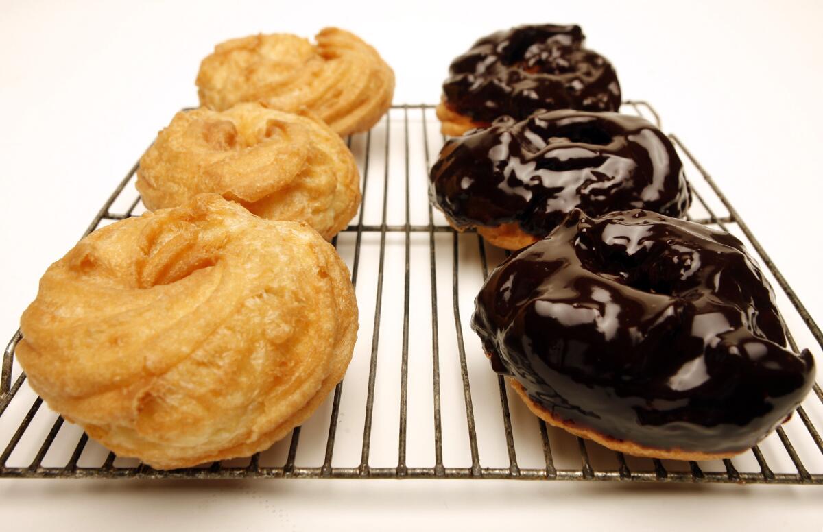 Homemade French crullers Recipe: French crullers
