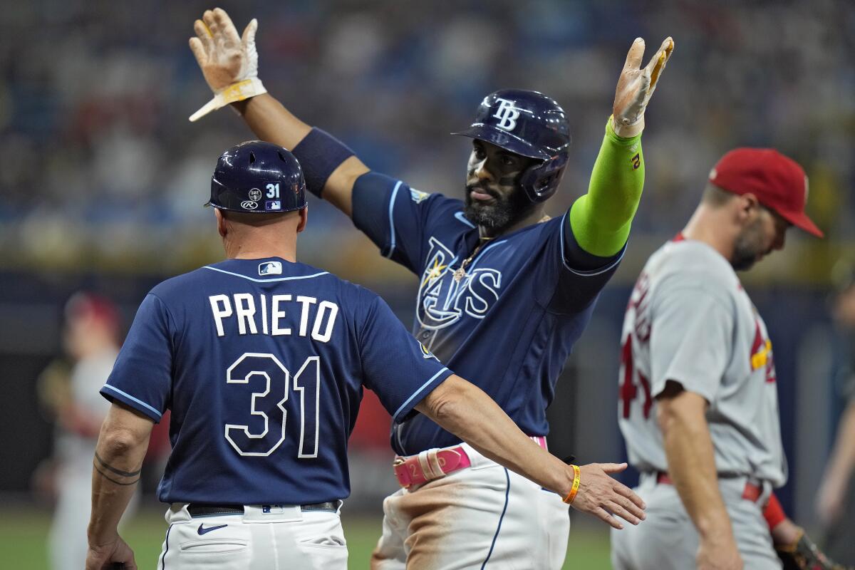 Lowe, Siri hit homers as Rays beat Cubs 4-3