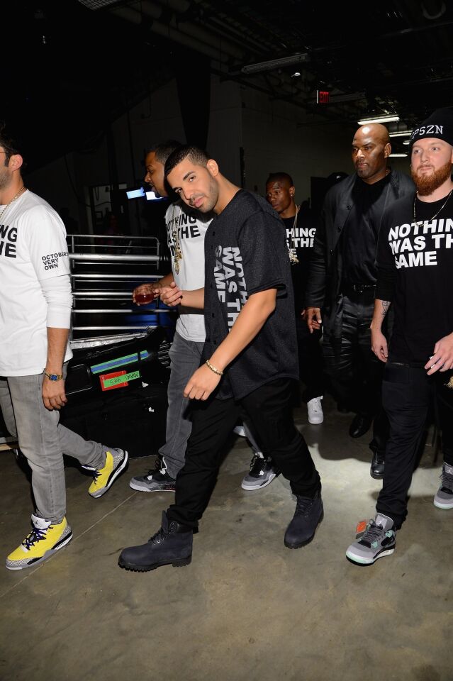 Drake walks backstage at the 2013 MTV Video Music Awards.