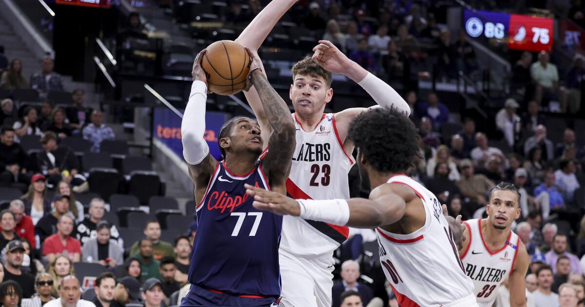 Yakın maçlarda uzmanlaşan Clippers, Portland'a yenildi