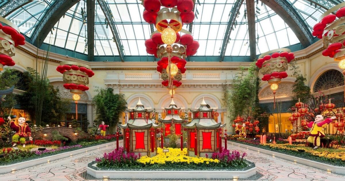 Bellagio Botanical Gardens in Las Vegas - See Stunning Floral Productions -  Go Guides
