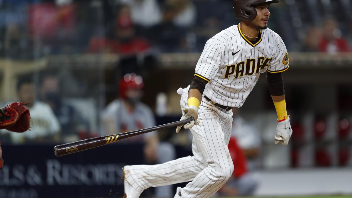 Pirates trade All-Star Adam Frazier to Padres for prospects