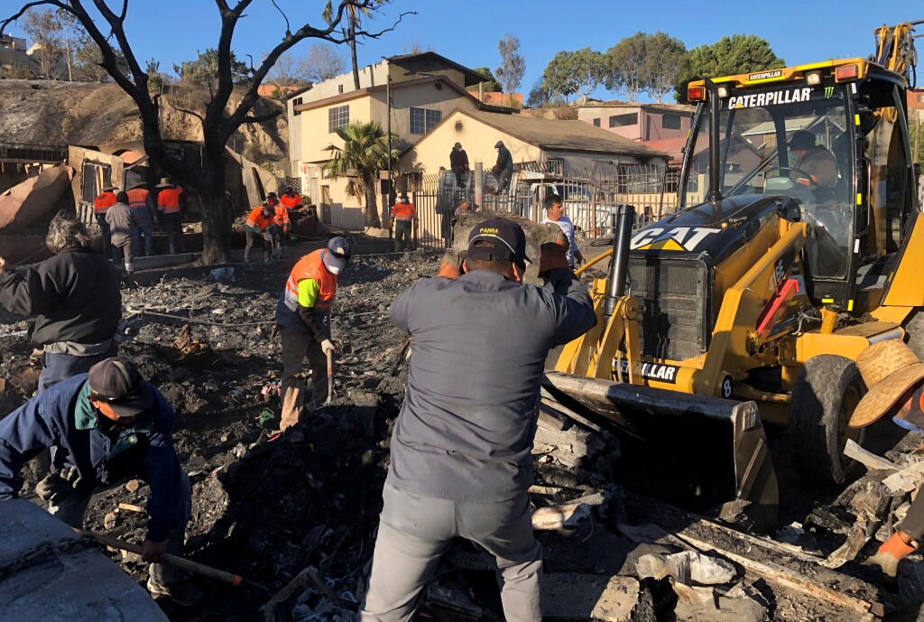 Fire in Tijuana's La Sierra neighborhood destroys at least six homes