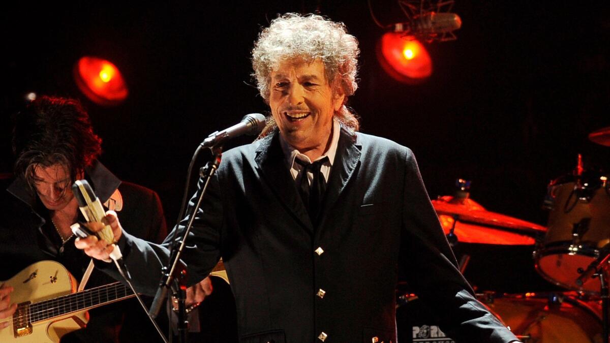 Bob Dylan will meet with members of the Swedish Academy this weekend in Stockholm to receive his Nobel diploma and medal.